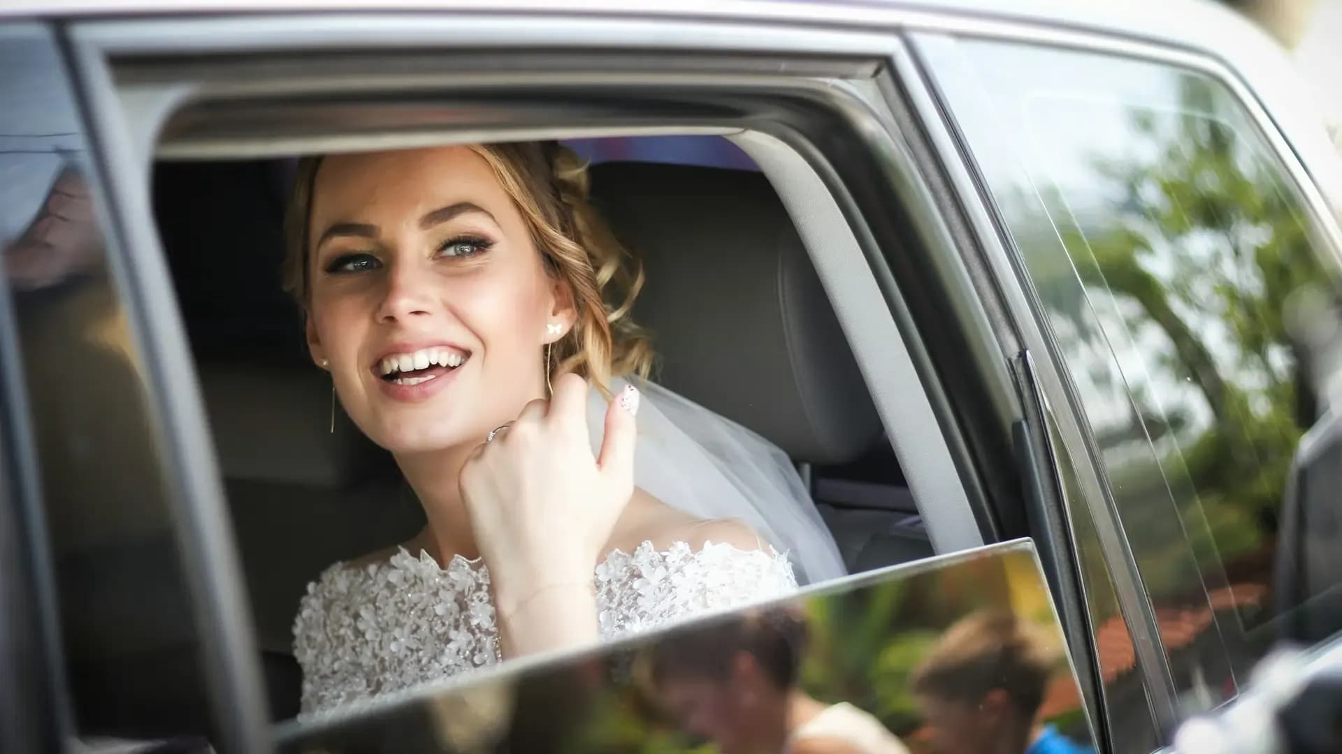 How to Write a Wedding Speech for Your Sister